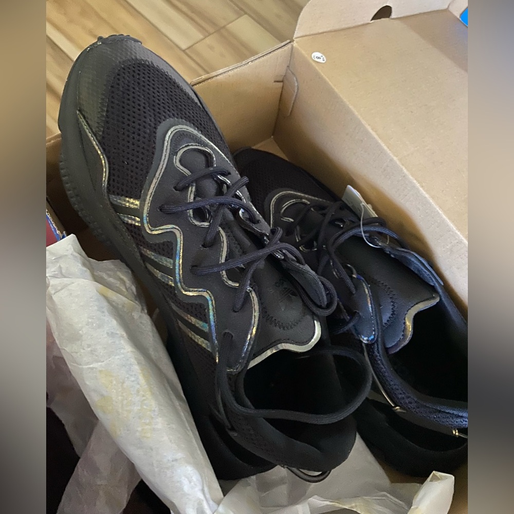 Brand New! Never worn ! Black OZWEEGO